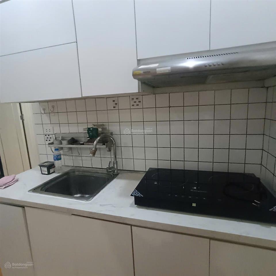 Cho thuê chung cư 2 phòng ngủ 55m2 full đồ đường nguyễn văn cừ gần phố cổ giá 6.5 triệu 0976 879 ***