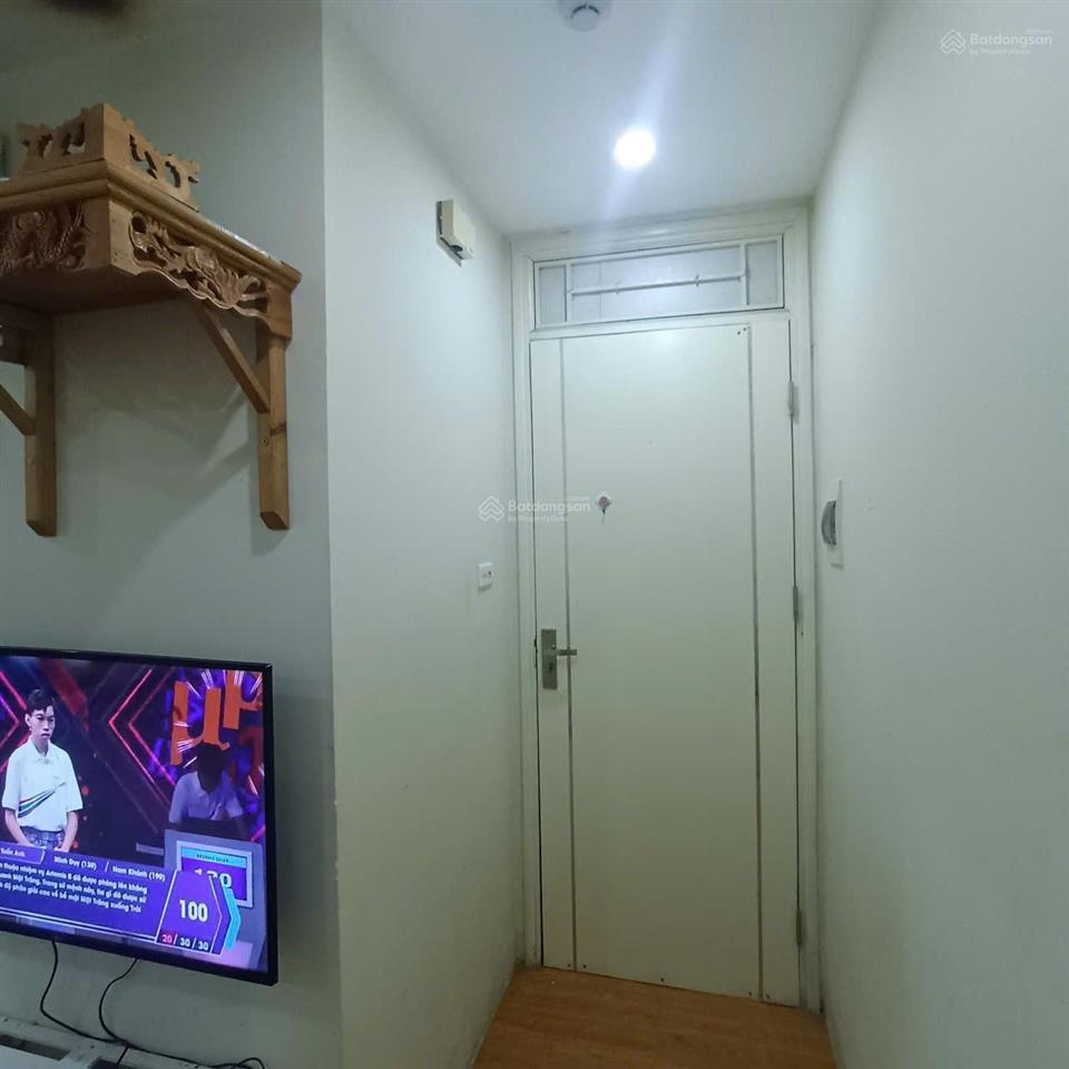 Cho thuê chung cư 2 phòng ngủ 55m2 full đồ đường nguyễn văn cừ gần phố cổ giá 6.5 triệu 0976 879 ***