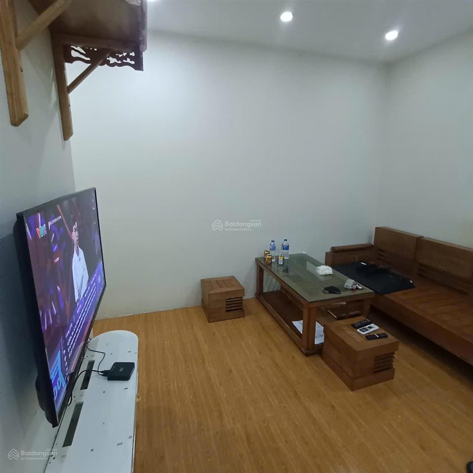 Cho thuê chung cư 2 phòng ngủ 55m2 full đồ đường nguyễn văn cừ gần phố cổ giá 6.5 triệu 0976 879 ***