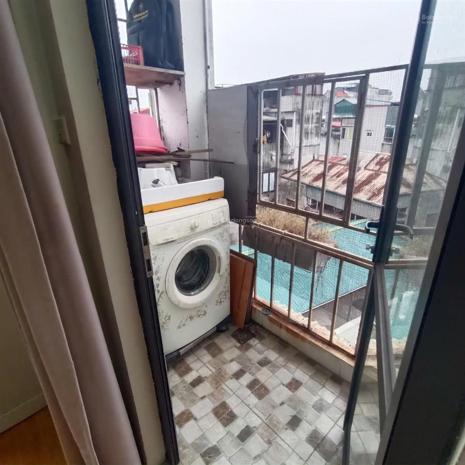 Cho thuê chung cư 2 phòng ngủ 55m2 full đồ đường nguyễn văn cừ gần phố cổ giá 6.5 triệu 0976 879 ***