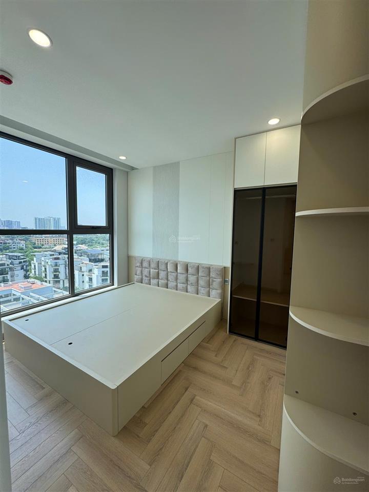 Cho thuê chung cư 2 phòng ngủ đồ cơ bản gần phố cổ chung cư khai sơn city bồ đề 11 triệu0976 879 ***
