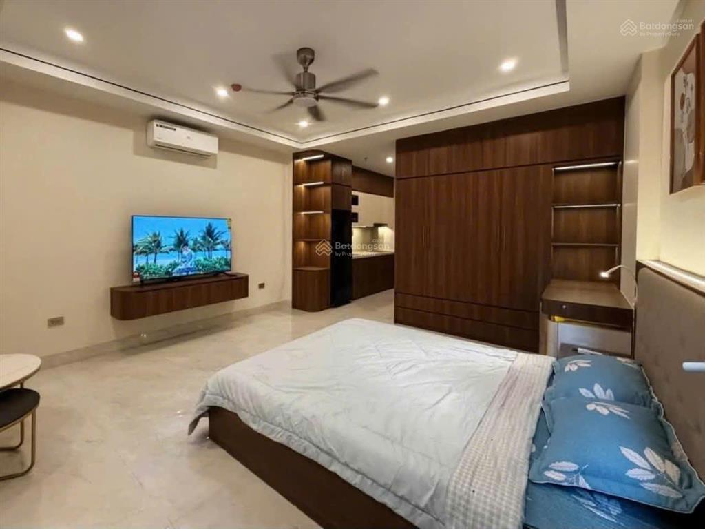 Chính chủ cho thuê căn 2 phòng ngủ 1wc full đồ 60m2 đẹp phố ngọc thụy giá 10 triệu  0976 879 ***