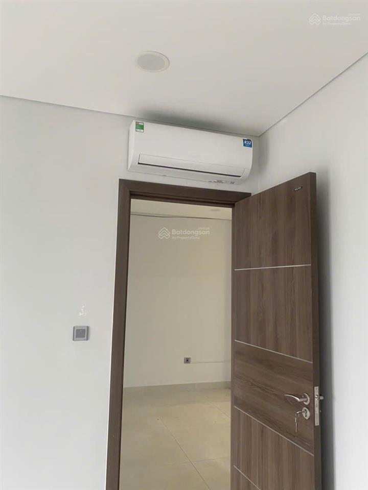 Cho thuê căn hộ tầng 3 chung cư khai sơn 1 ngủ 1 khách riêng 40m2 đồ cơ bản giá 6 triệu 0976 879 ***