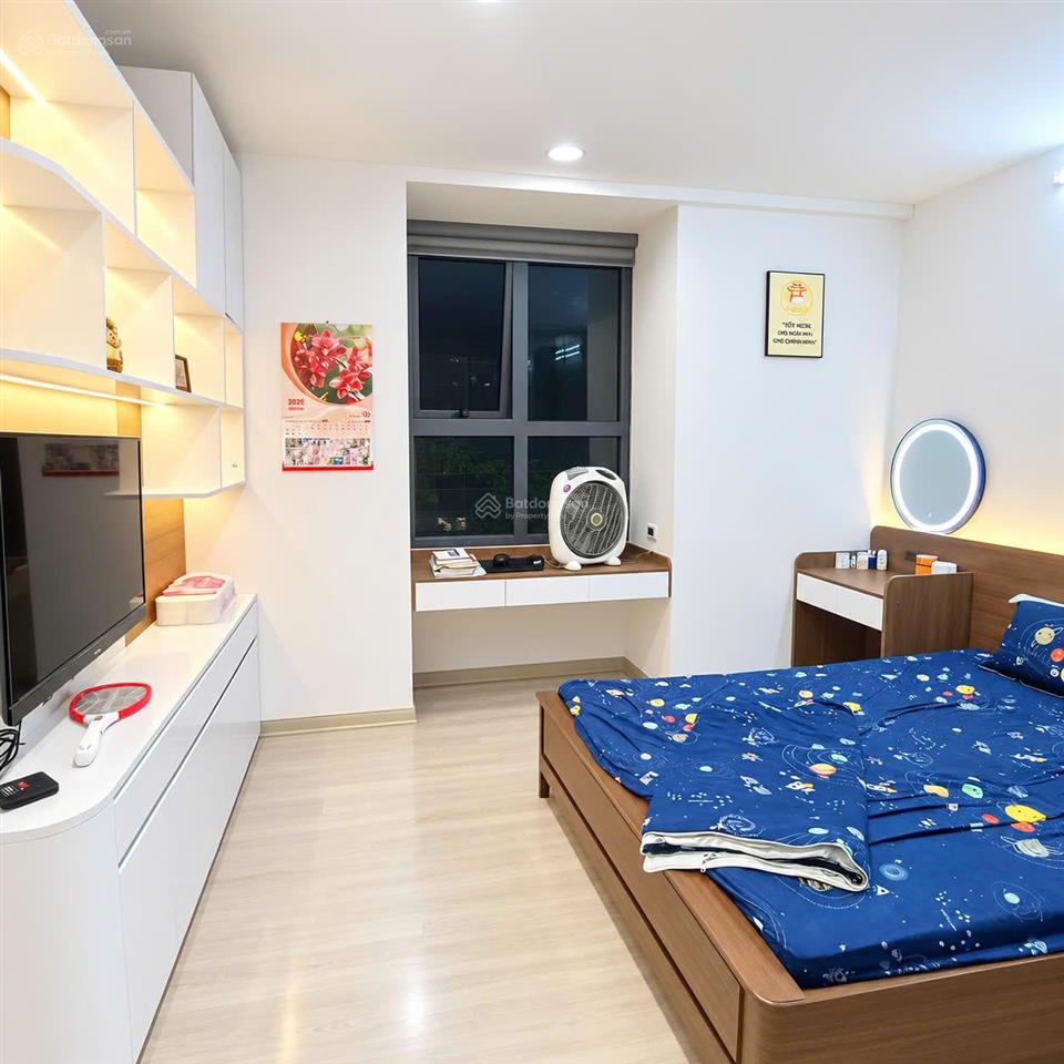 Bán căn 2 phòng ngủ 86m2 tầng đẹp, hướng đông nam mát chung cư one 18 ngọc lâm 7.4 tỷ 0976 879 ***