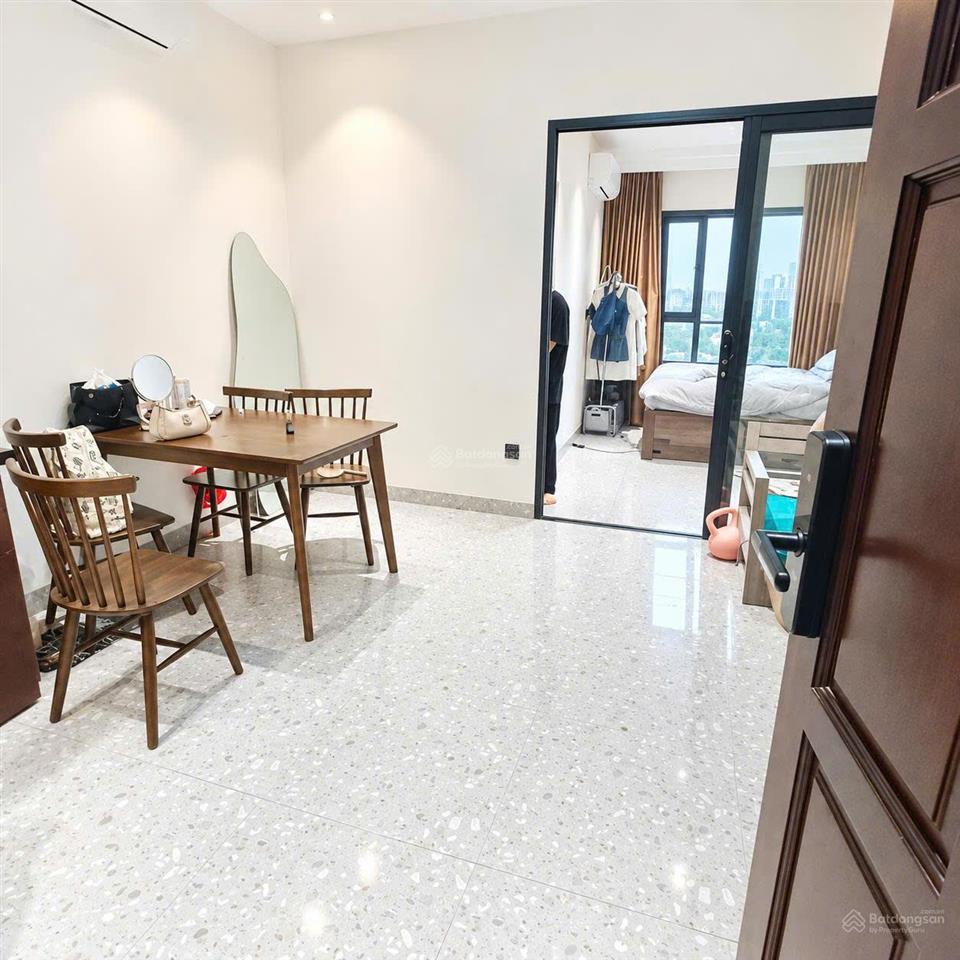 Chính chủ cho thuê chung cư mini 48m2 1 ngủ 1 khách siêu đẹp phố ngọc thụy giá 7 triệu 0976 879 ***