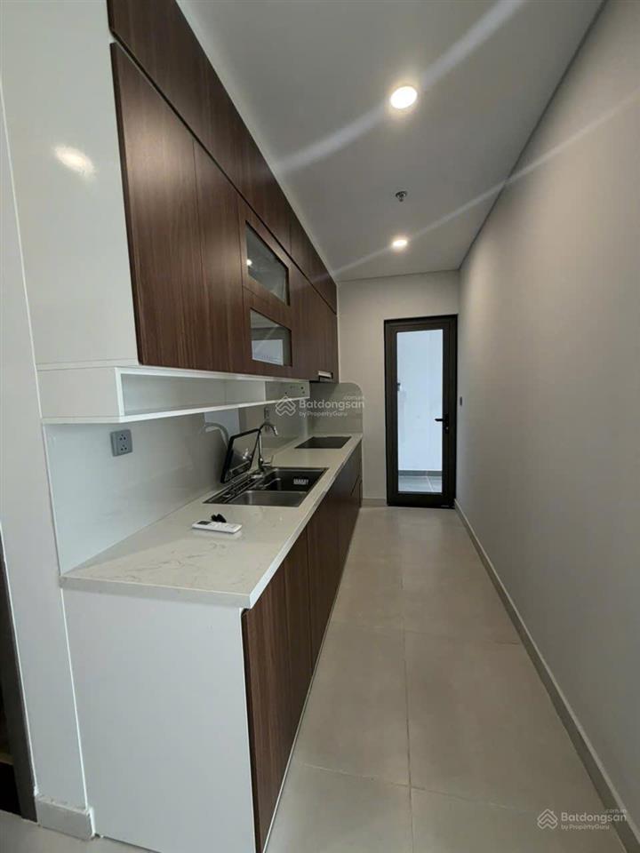 Cho thuê chung cư khai sơn 2 phòng ngủ 78m2 đồ cơ bản thêm giường tủ giá 10,5 triệu 0976 879 ***