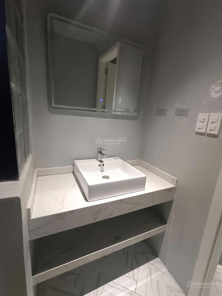 Chính chủ cho thuê căn 2 ngủ full đồ 60m2 phố tư đình giá 7,5 triệu nhận pet, oto đỗ cửa0976 879 ***