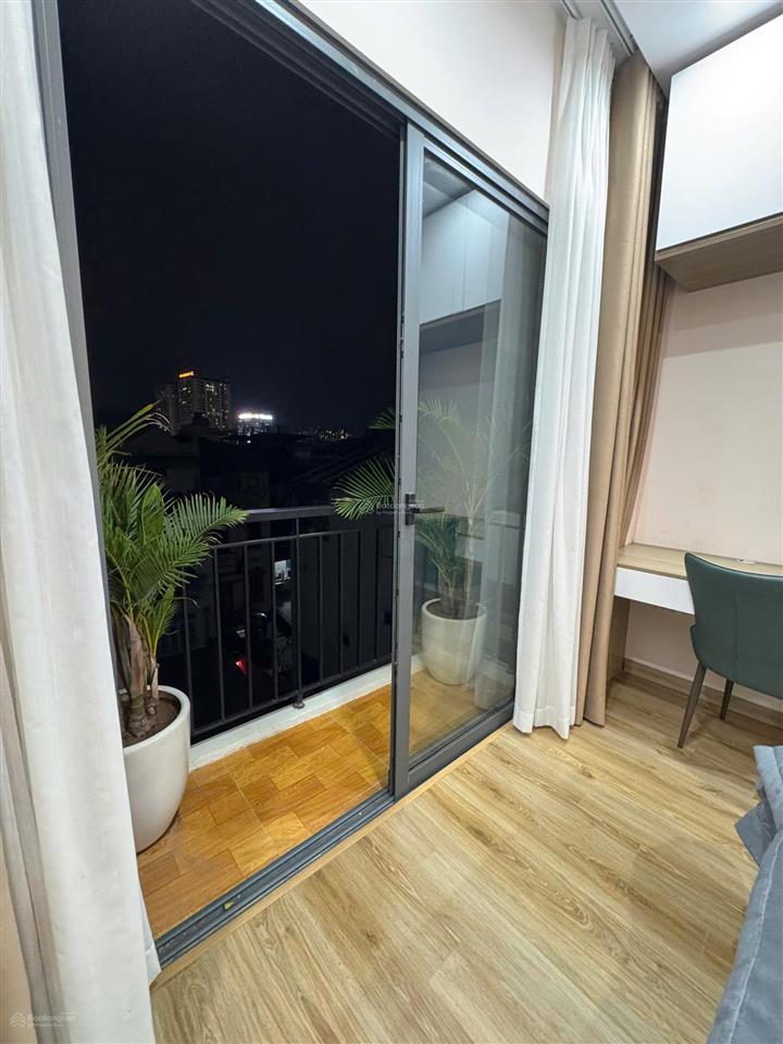 Chính chủ cho thuê căn hộ đẹp 60m2 có ban công phố hồng tiến full đồ giá 8.5 triệu  0976 879 ***