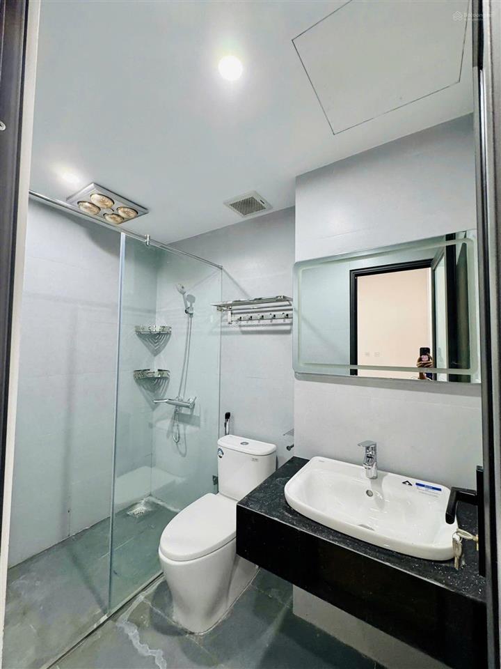 Chính chủ cho thuê căn hộ đẹp 60m2 có ban công phố hồng tiến full đồ giá 8.5 triệu  0976 879 ***