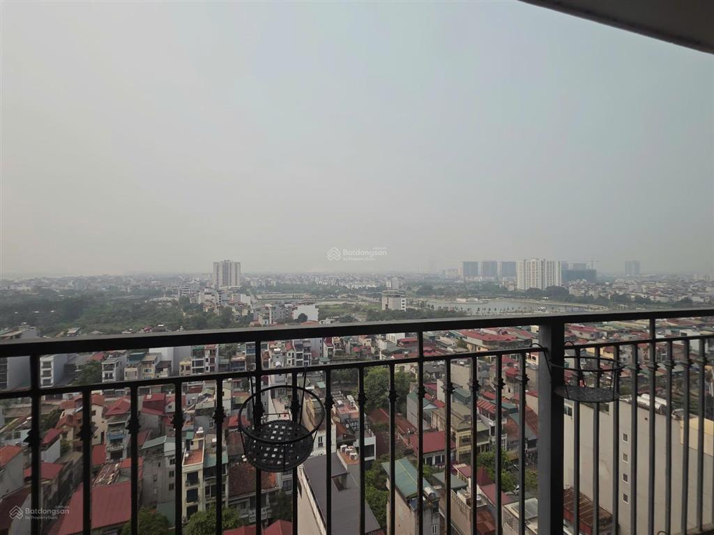 Chính chủ cần bán chung cư 2 phòng ngủ 90m2 gần cầu chương dương  long biên giá 6,8 tỷ 0976 879 ***