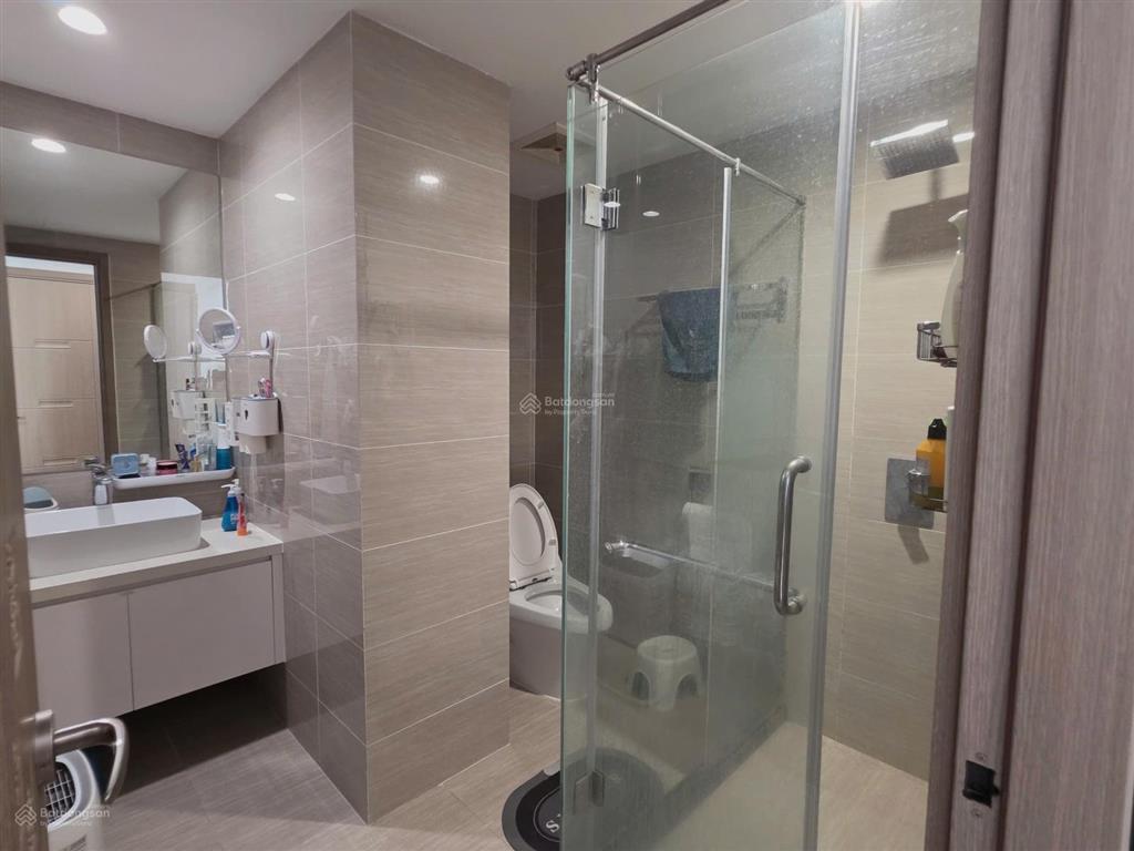 Chính chủ cần bán chung cư 2 phòng ngủ 90m2 gần cầu chương dương  long biên giá 6,8 tỷ 0976 879 ***