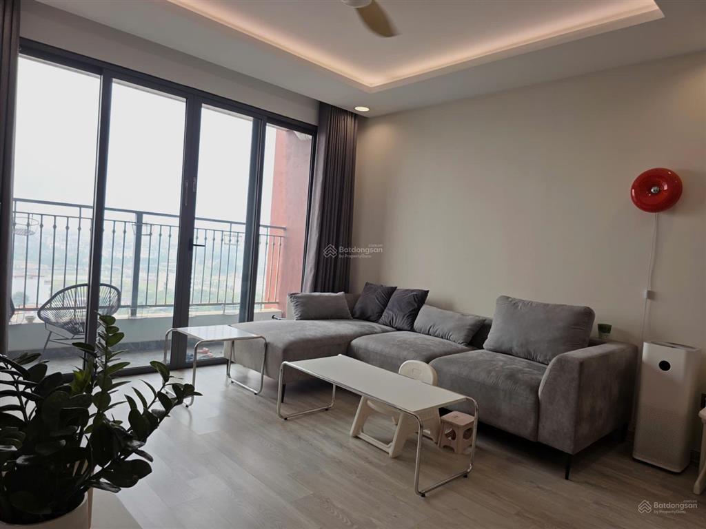 Chính chủ cần bán chung cư 2 phòng ngủ 90m2 gần cầu chương dương  long biên giá 6,8 tỷ 0976 879 ***