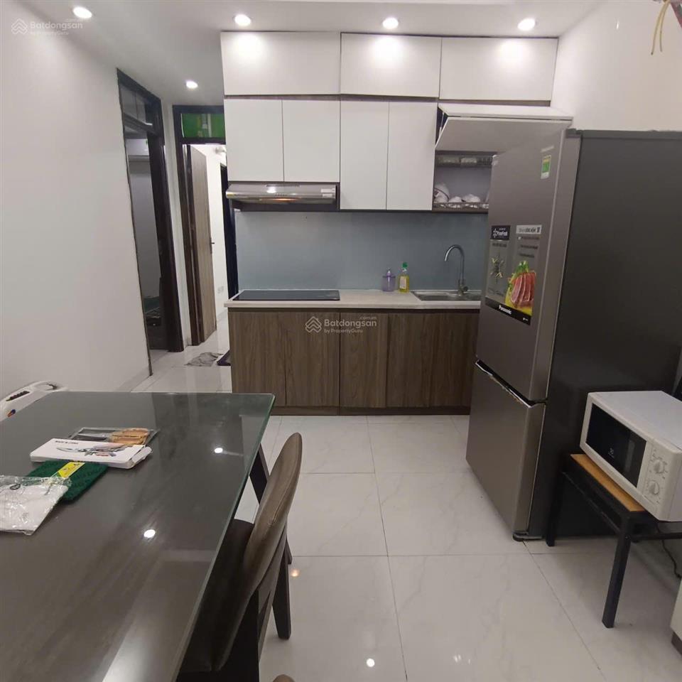 Chính chủ cho thuê chung cư mini 54m2 2 ngủ 1 wc, điện nước giá dân phố ái mộ, bồ đề.  0976 879 ***