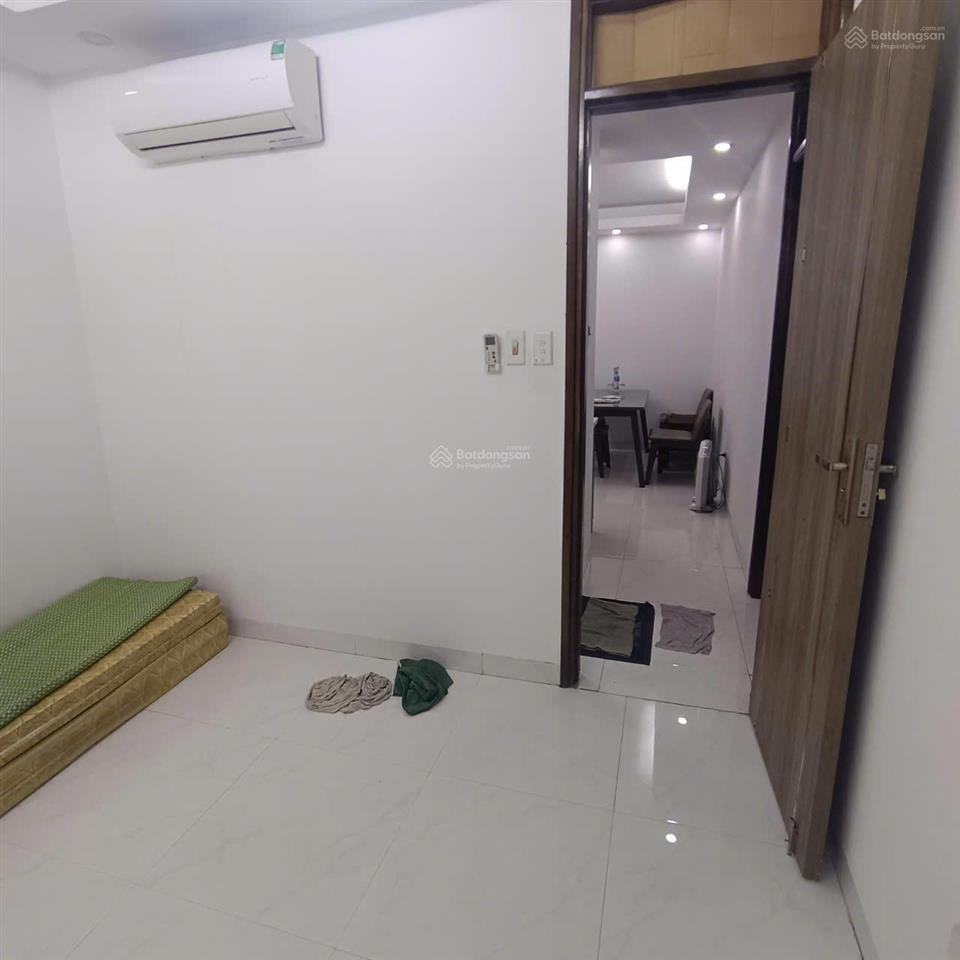 Chính chủ cho thuê chung cư mini 54m2 2 ngủ 1 wc, điện nước giá dân phố ái mộ, bồ đề.  0976 879 ***