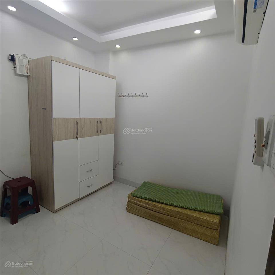 Chính chủ cho thuê chung cư mini 54m2 2 ngủ 1 wc, điện nước giá dân phố ái mộ, bồ đề.  0976 879 ***