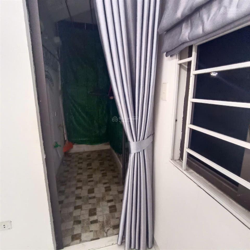 Chính chủ cho thuê chung cư mini 54m2 2 ngủ 1 wc, điện nước giá dân phố ái mộ, bồ đề.  0976 879 ***