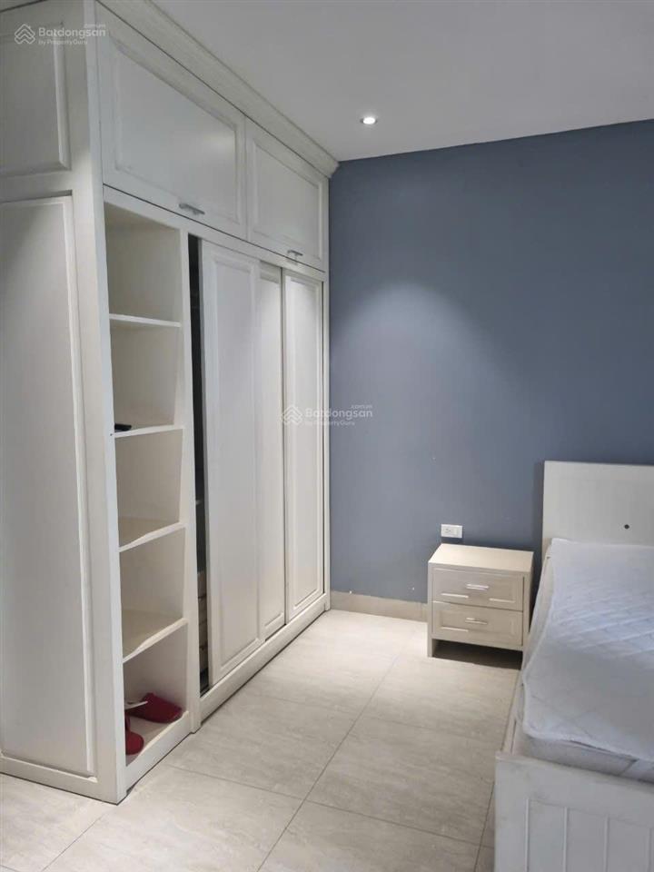Chính chủ cho thuê căn hộ đẹp, có ban công khu biệt thự minh tâm  cổ linh giá 4.5 tr 0976 879 ***