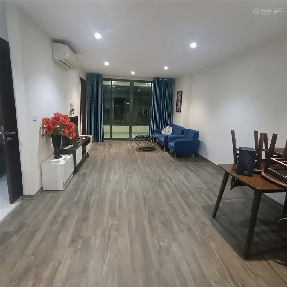 Chính chủ cho thuê căn hộ 2 ngủ 2wc 95m2 full đồ chung northern diamond giá 11 triệu  0976 879 ***