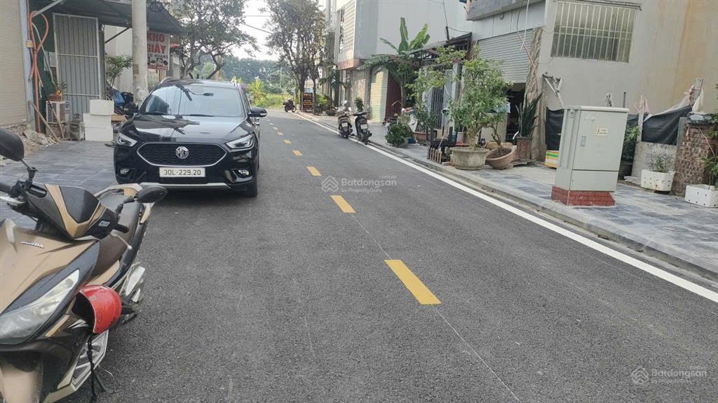 75m2, mt5m, có vỉa hè, ô tô tránh và vào đất  đất dịch vụ tổ 5, gia thượng, xã quang minh, h. nội