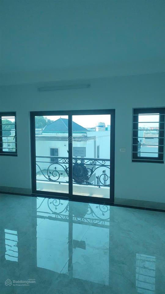 Bán nhà xã quang minh, hn, dt50m2, mặt tiền 5.9m, 3 tầng, 3 ngủ, ô tô đỗ cửa, ngõ thông (4.9 tỷ)