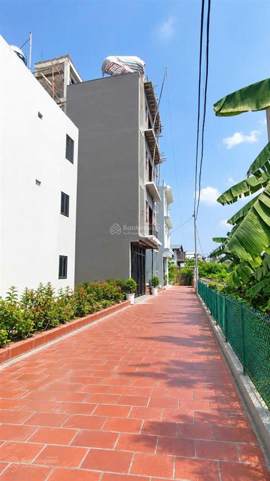 Bán nhà quang minh, mê linh, hn,  dt 44m2, mặt tiền 5.2m, 4.5 tầng, 3 ngủ, ô tô đỗ cửa, ngõ thông