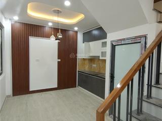 Ô tô đến cửa, 20m ra trục chính xã, dt35m2, 3 tầng, 3 p. ngủ, full nội thất (3.x tỷ)