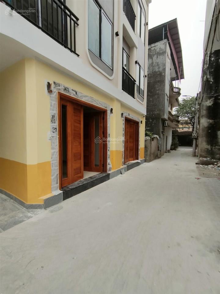 Ô tô đến cửa, 20m ra trục chính xã, dt35m2, 3 tầng, 3 p. ngủ, full nội thất (3.x tỷ)