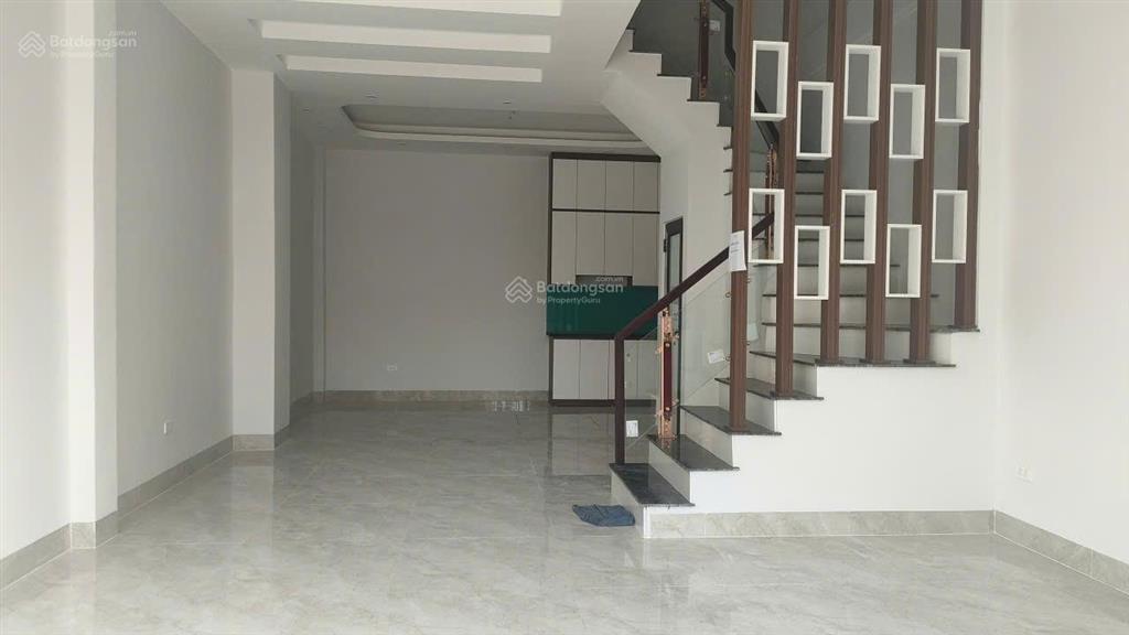 Bán nhà mới, dt 43m2, 2 mặt thoáng trước sau, mặt tiền 5m, 3 tầng, 3 ngủ, ô tô đến cửa (4.3 tỷ)