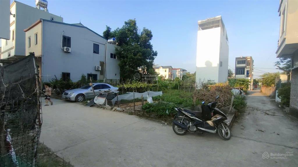 64m2, mt4m, ô tô vào đất, ngõ thông  đất tổ 10, ấp tre, xã quang minh, h. nội (3.6 tỷ)