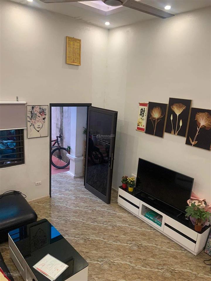 Bán đất 70m2, tặng nhà c4, ôtô vào nhà  tổ 4, gia thượng, xã quang minh, h. nội (3,7 tỷ)
