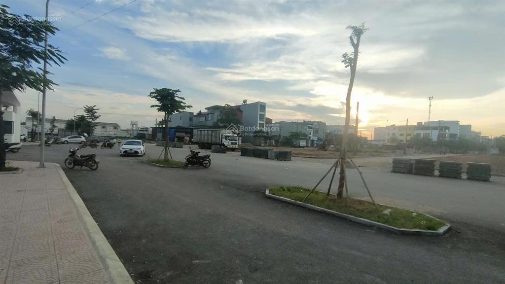 Đất đấu giá dt104m2, mt5m, có vỉa hè, đường ôtô tránh, không quy hoạch, kinh doanh đỉnh