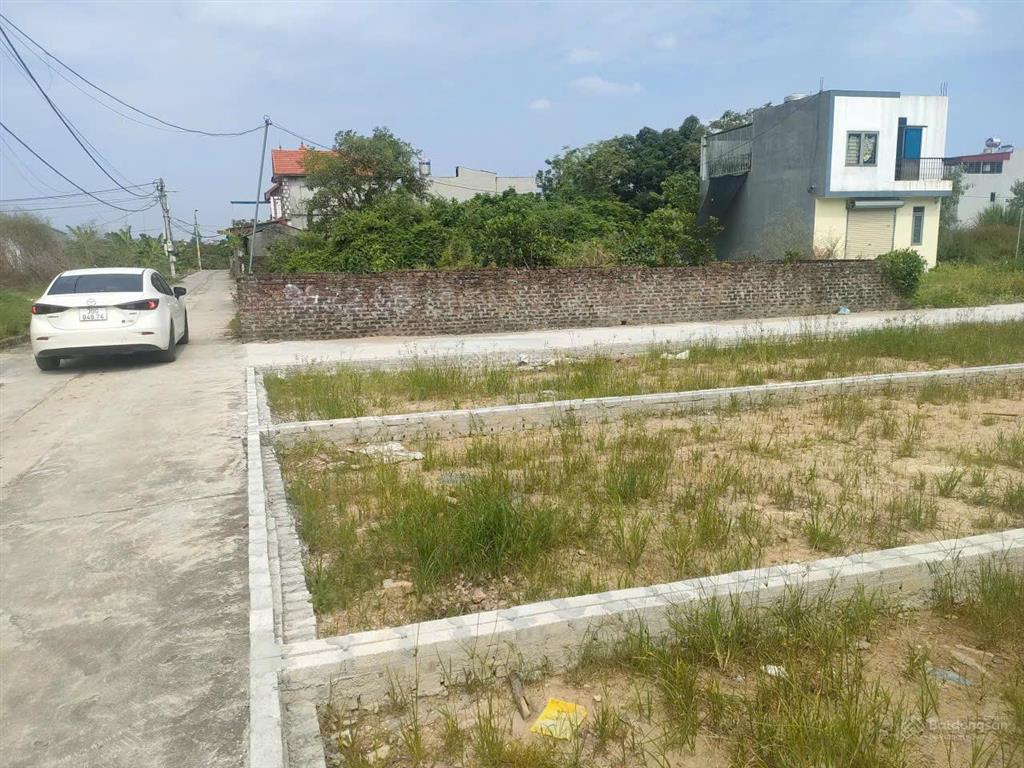 Bán đất dt64m2, mặt tiền 4.2m, lô góc, ngõ ô tô thông  thôn ấp tre, xã quang minh, hn (4.12 tỷ)