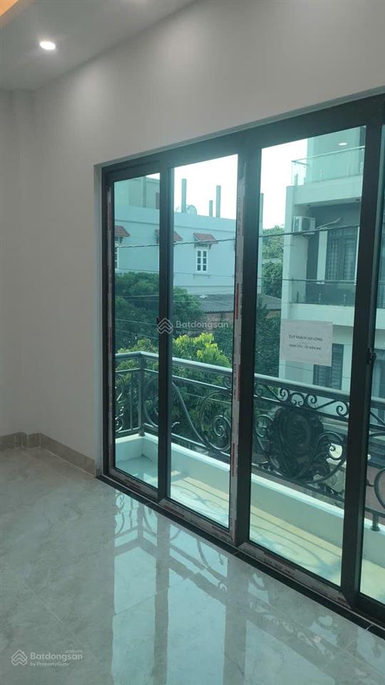 Bán nhà dt52m2, mặt tiền 5m, 4 tầng, 4p. ngủ, ô tô đỗ cửa  thôn ấp tre, xã quang minh, hn (5.7 tỷ)