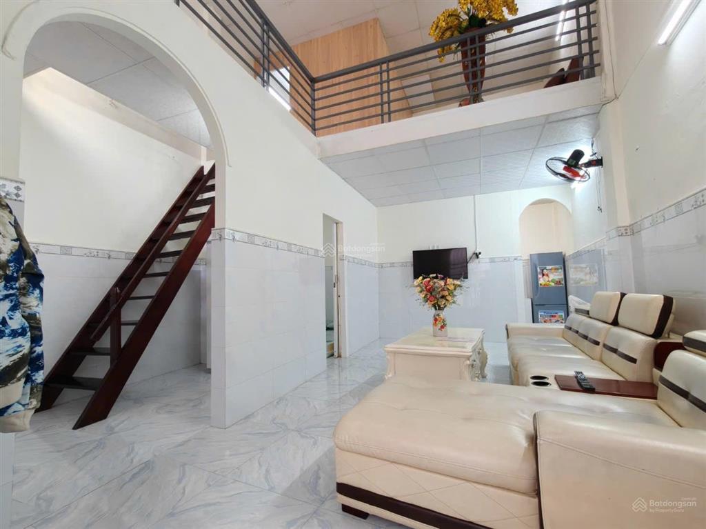 Nhà sau căn mặt tiền 3 tỷ 390 triệu dt 51,8m2