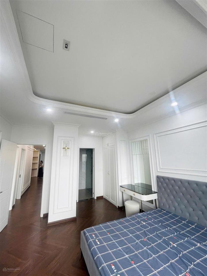Chính chủ  cho thuê 4pn brg lê văn lương