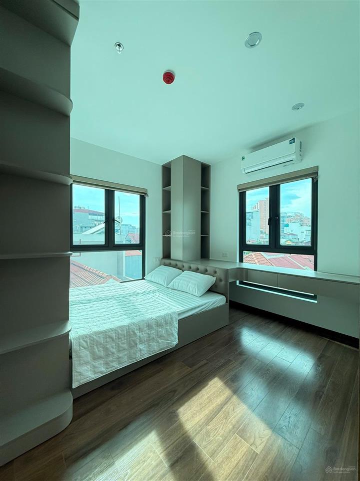 Cho thuê căn hộ vip 2 ngủ 1 khách mới tinh tại 106 hoàng quốc việt, nhà mới tinh, full nội thất.