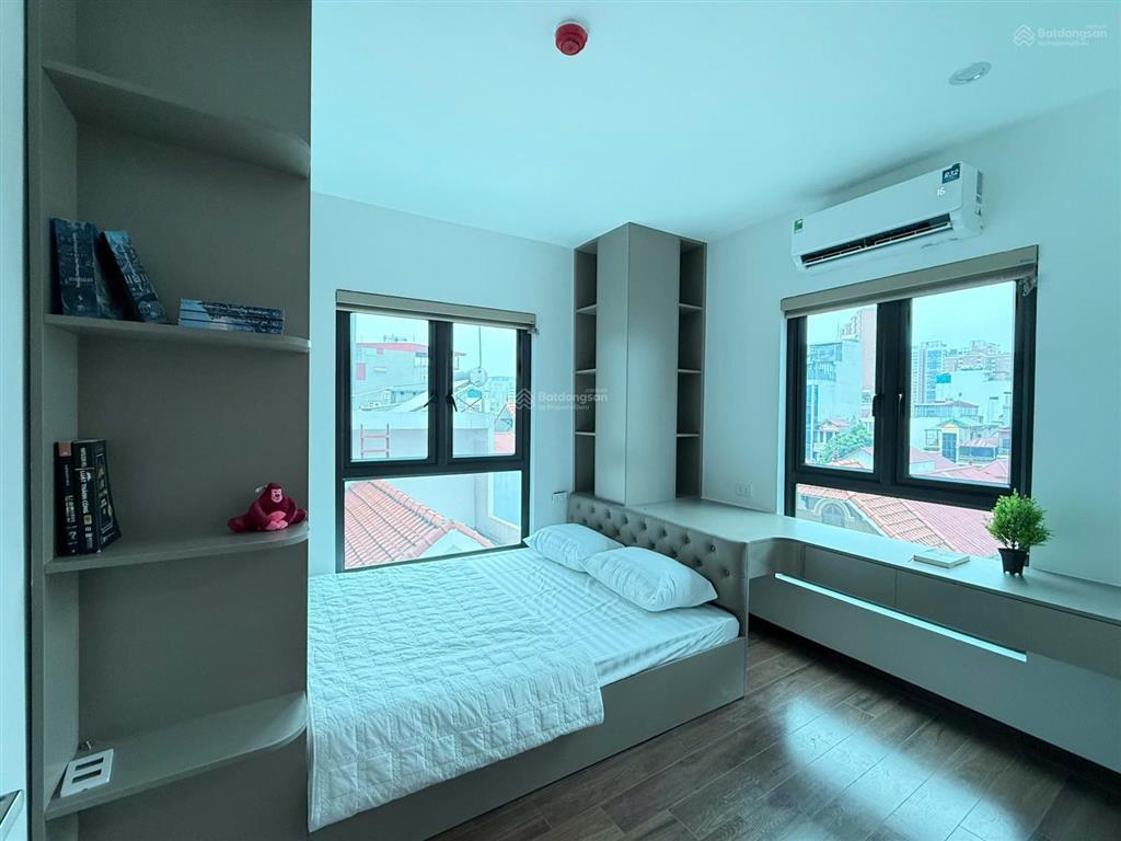Cho thuê căn hộ vip 2 ngủ 1 khách mới tinh tại 106 hoàng quốc việt, nhà mới tinh, full nội thất.