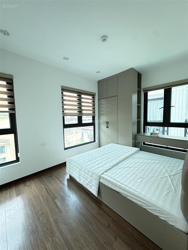 Cho thuê căn hộ vip 2 ngủ 1 khách mới tinh tại 106 hoàng quốc việt, nhà mới tinh, full nội thất.