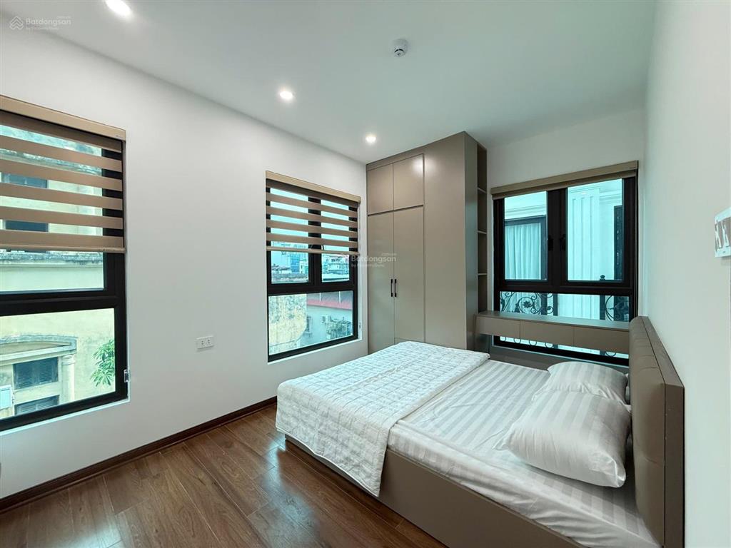 Cho thuê căn hộ vip 2 ngủ 1 khách mới tinh tại 106 hoàng quốc việt, nhà mới tinh, full nội thất.