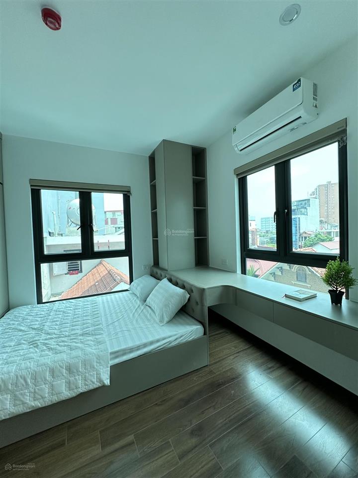 Cho thuê căn hộ vip 2 ngủ 1 khách mới tinh tại 106 hoàng quốc việt, nhà mới tinh, full nội thất.
