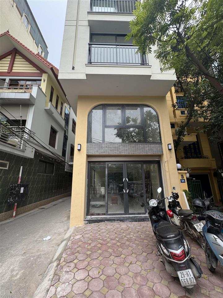 Cho thuê văn phòng, tổng dt 150m2, 3 tầng có thang máy, nhà mới chưa sử dụng.