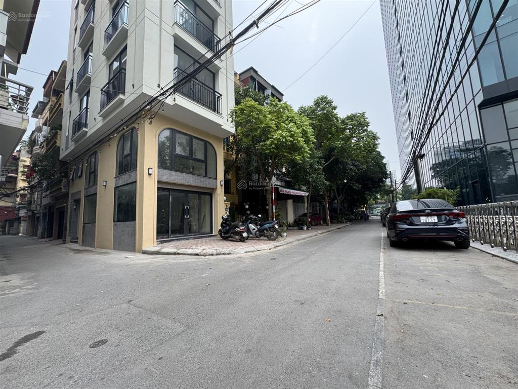 Cho thuê văn phòng, tổng dt 150m2, 3 tầng có thang máy, nhà mới chưa sử dụng.