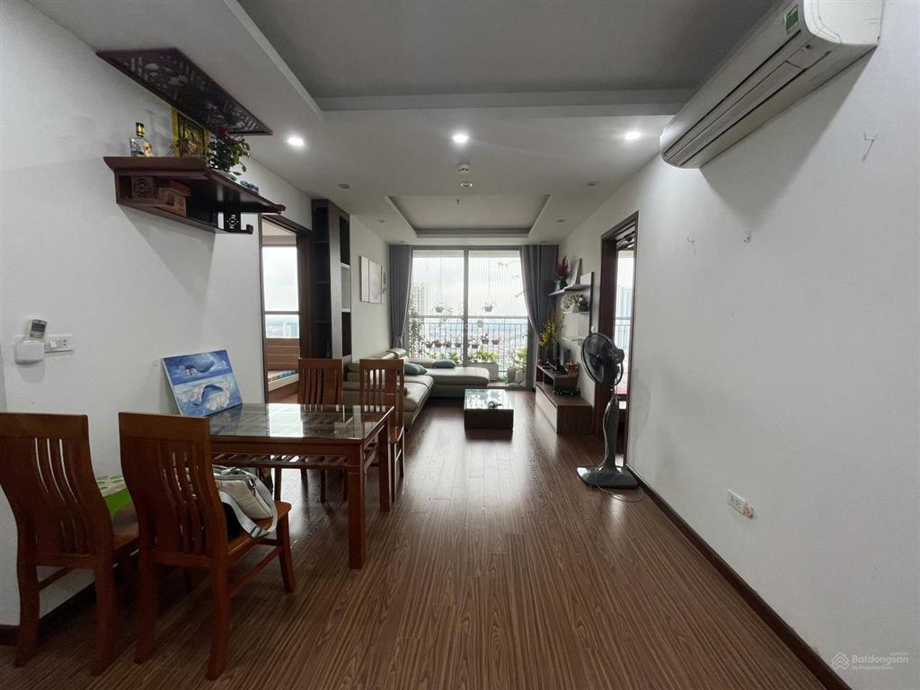 Cho thuê căn 2n2vs tòa a2, tầng 21  căn hoa hậu 2 ban công view đường hàm nghi