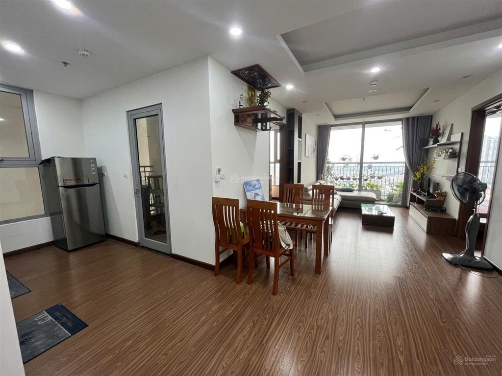 Cho thuê căn 2n2vs tòa a2, tầng 21  căn hoa hậu 2 ban công view đường hàm nghi