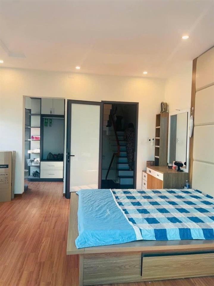 # Góc Kiệt Ô tô Đậu, Nguyễn Hữu Thọ 40m2, 5 tầng, 5.3 tỷ