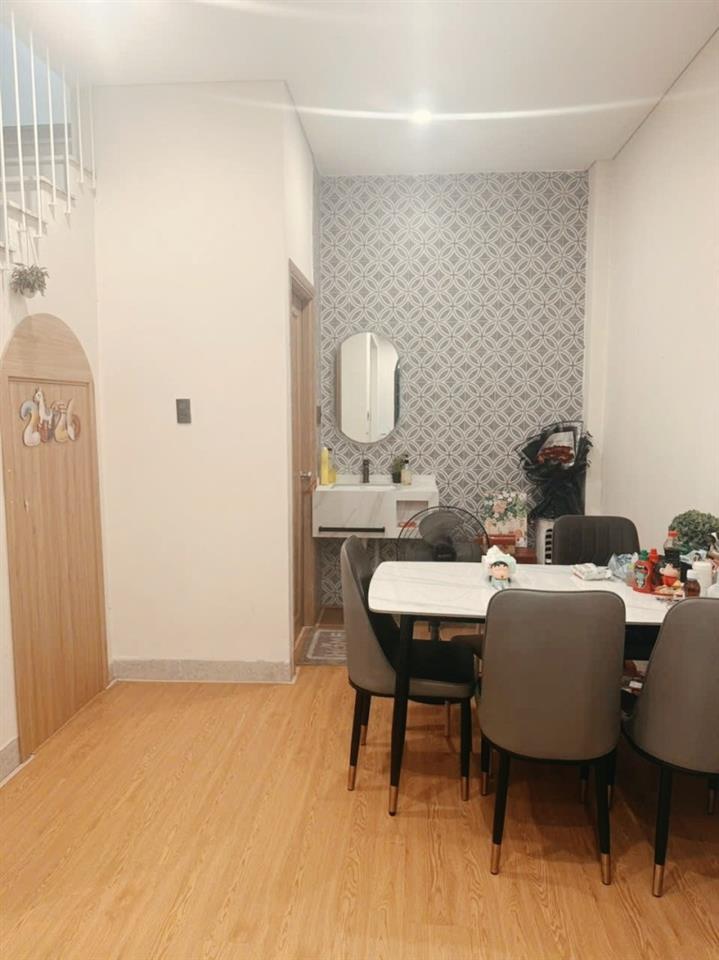 # Sát MT Thái Phiên, gần Bạch Đằng, 38m2, 2 tầng đúc còn mới, nhỉnh 4 tỷ
