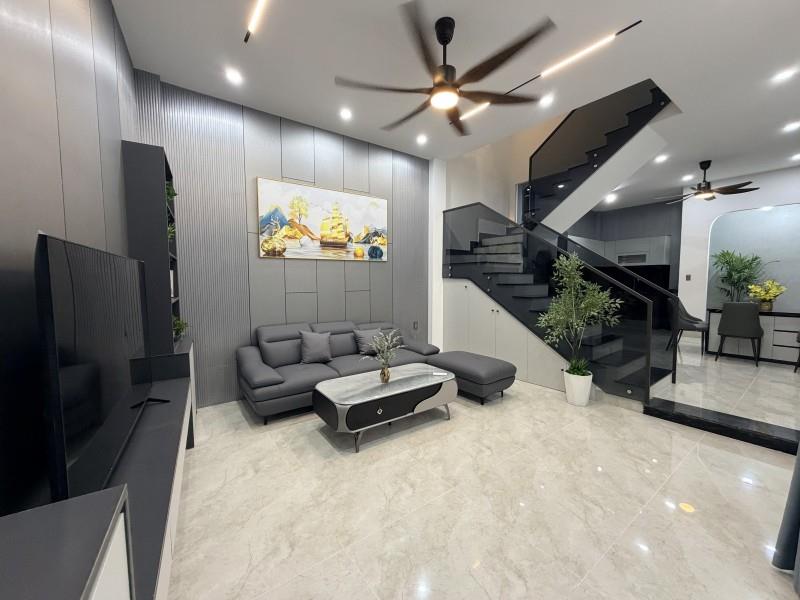 # 50m ra MT Tiểu La, Ô tô đậu đỗ vài bước, 51m2, ngang 4.5m, 3 tầng mới, 3PN, 5.x tỷ