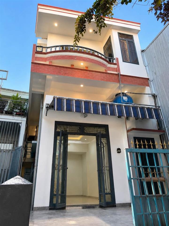 # 4.1 tỷ Kiệt Lê Duẩn, 79m2, ngang 6m, 2.5 tầng cứng ngắc, 3PN, sân rộng.