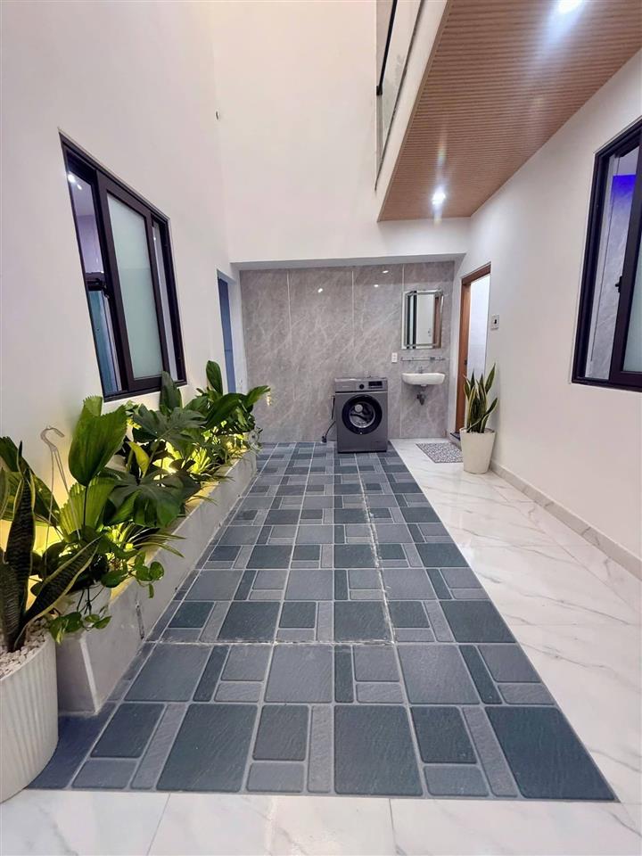 # Nhà kiệt rộng thẳng thông sát Trần Cao Vân, 92.8m2, ngang 5.4m, 4PN thoáng, chỉ hơn