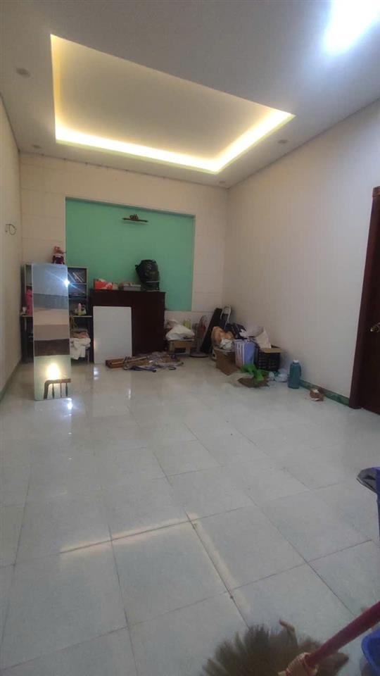 # Nhà kiệt 3m Hoàng Diệu 85m2, 2 tầng, 3PN, sân rộng, Giá Sập Sàn 3.x tỷ
